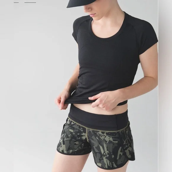 Lululemon Run Times Short (4-way Stretch)
Pop Cut Fatigue Green Black / Black - Picture 1 of 13